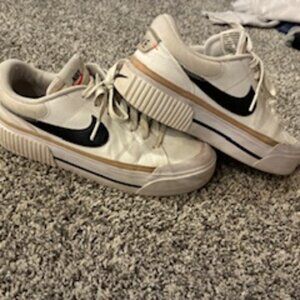 Nike Court Legacy Lift size 8.5